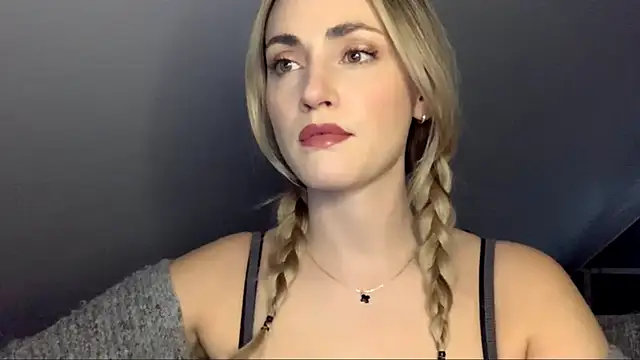 ScarlettSensitive online show from 04.20.26