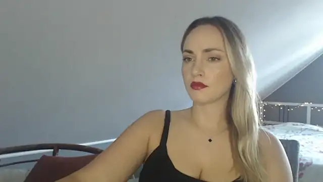 Snapshot of ScarlettSensitive chatting on 06.23.26 ScarlettSensitive online show from 06.23.26
