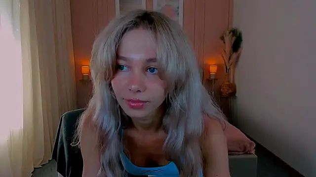 Snapshot of LuluAlis chatting on 05.21.26 LuluAlis online show from 05.21.26