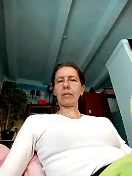 Snapshot of Tania9876 chatting on 05.17.26 Tania9876 online show from 05.17.26