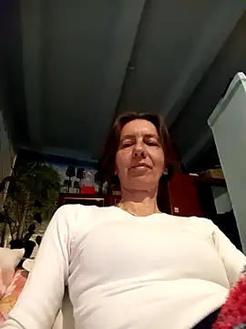 Snapshot of Tania9876 chatting on 05.18.26 Tania9876 online show from 05.18.26