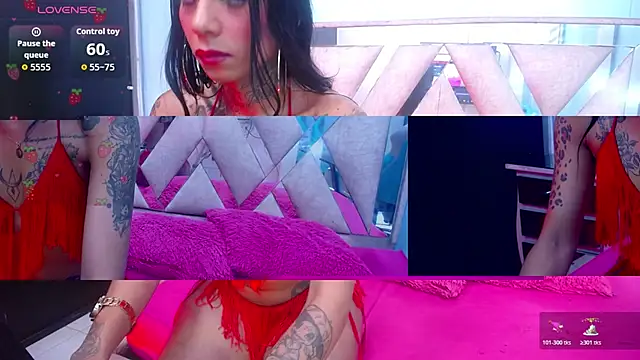 Snapshot of vayolettatto_bigass chatting on 03.20.26 vayolettatto bigass online show from 03.20.26