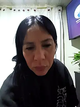 Snapshot of Camillemonroe_ chatting on 05.20.26 Camillemonroe online show from 05.20.26