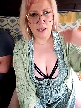 Snapshot of LexySaint chatting on 09.09.25 LexySaint online show from 09.09.25