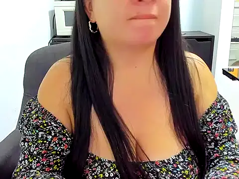 Snapshot of milla_moon1 chatting on 07.29.26 milla moon1 online show from 07.29.26