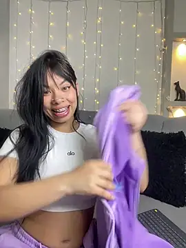 Snapshot of Queen_Chanel_XXX chatting on 05.03.26 Queen Chanel XXX online show from 05.03.26