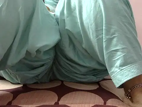 HouseWife4466 online show from 04.10.26