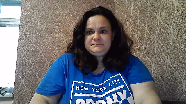 Snapshot of DollyGersonn chatting on 06.23.26 DollyGersonn online show from 06.23.26