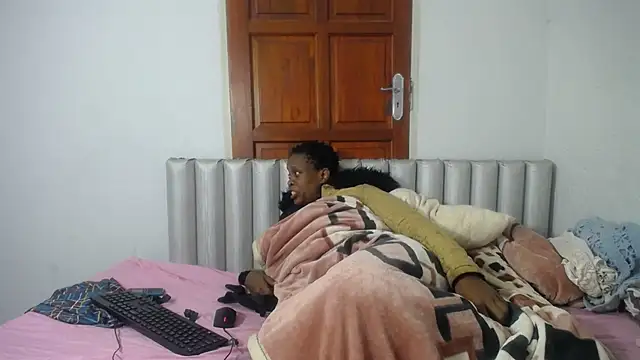 JoycyQueen online show from 04.23.26