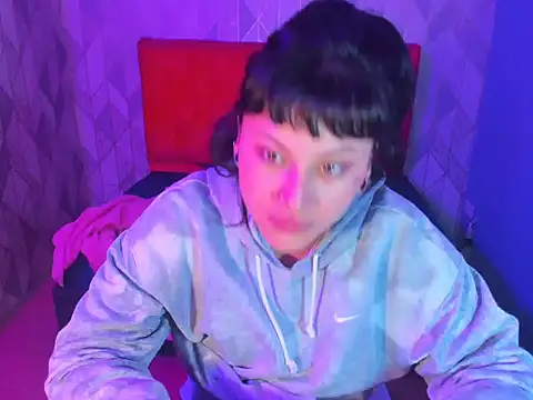 Snapshot of brunne_eva chatting on 04.28.26 brunne eva online show from 04.28.26