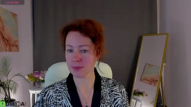 Snapshot of LeticiaRomano chatting on 04.28.26 LeticiaRomano online show from 04.28.26