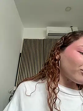 Snapshot of AphroditeSweett chatting on 05.02.26 AphroditeSweett online show from 05.02.26