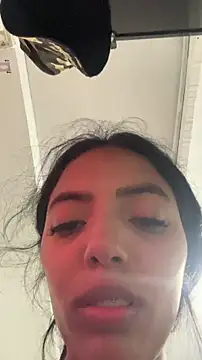 sylphiee  online show from 04.06.26