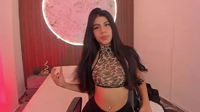 AlanahStewart online show from 04.14.26