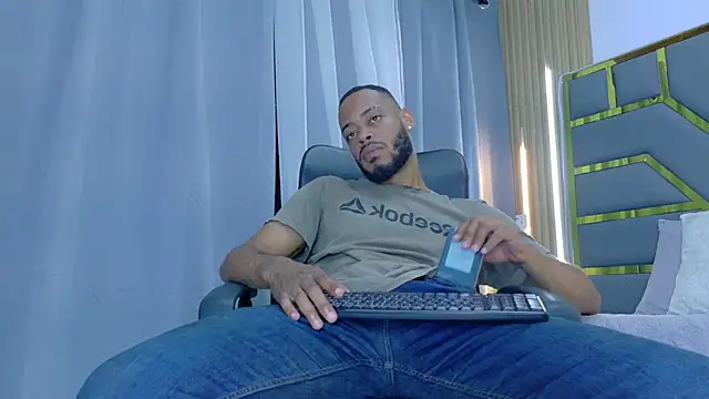 Oliver bigblack cock online show from 03.26.26