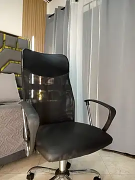 Oliver bigblack cock online show from 04.16.26