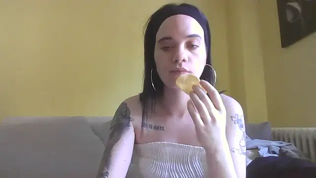 Snapshot of anastasia-evans chatting on 04.22.26 anastasia-evans online show from 04.22.26