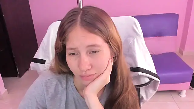 Snapshot of blondie_dity_squirt chatting on 06.17.26 blondie dity squirt online show from 06.17.26