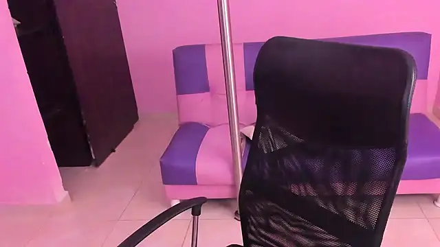 Snapshot of blondie_dity_squirt chatting on 07.11.26 blondie dity squirt online show from 07.11.26