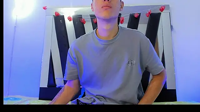 Snapshot of latinlove2005 chatting on 03.16.26 latinlove2005 online show from 03.16.26