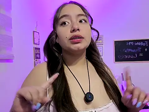 Snapshot of cherry_valeria chatting on 05.12.26 cherry valeria online show from 05.12.26