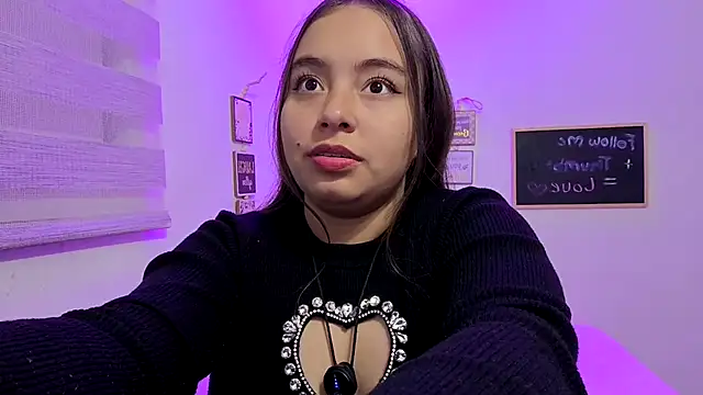 Snapshot of cherry_valeria chatting on 05.18.26 cherry valeria online show from 05.18.26