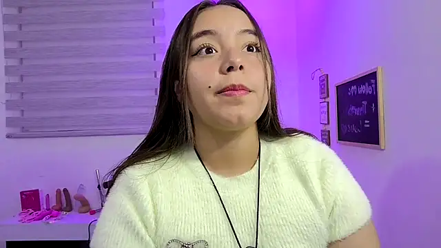 Snapshot of cherry_valeria chatting on 05.29.26 cherry valeria online show from 05.29.26