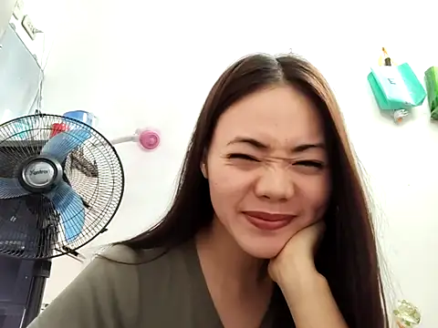 Snapshot of Stacyr chatting on 03.14.26 Stacyr online show from 03.14.26