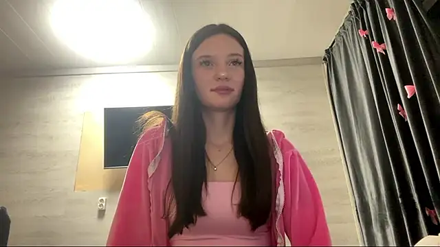 Snapshot of KellyAllison chatting on 03.13.26 KellyAllison online show from 03.13.26