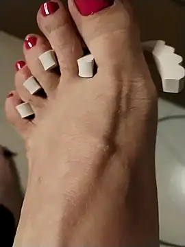 Snapshot of feetandcock85 chatting on 03.17.26 feetandcock85 online show from 03.17.26