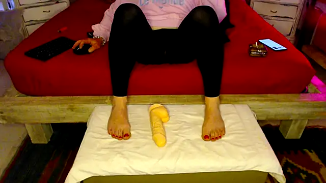 Snapshot of feetandcock85 chatting on 04.26.26 feetandcock85 online show from 04.26.26