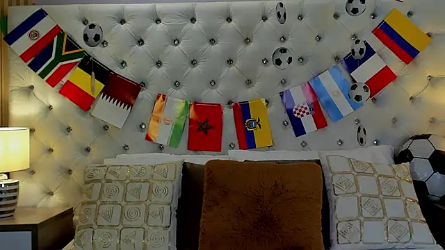 Snapshot of VaniaRouse chatting on 06.21.26 VaniaRouse online show from 06.21.26