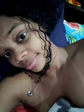 Snapshot of marialuiza2027 chatting on 04.17.26 marialuiza2027 online show from 04.17.26