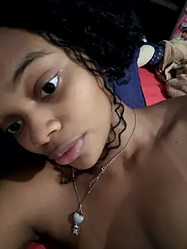 Snapshot of marialuiza2027 chatting on 04.18.26 marialuiza2027 online show from 04.18.26