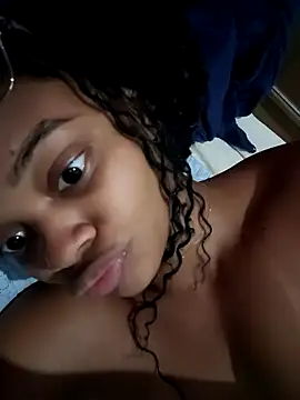Snapshot of marialuiza2027 chatting on 04.30.26 marialuiza2027 online show from 04.30.26