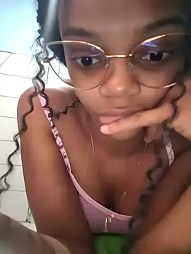 Snapshot of marialuiza2027 chatting on 06.02.26 marialuiza2027 online show from 06.02.26