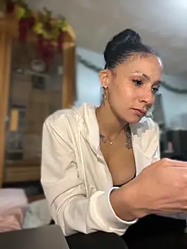 Snapshot of FerrariFrench chatting on 11.08.25 FerrariFrench online show from 11.08.25