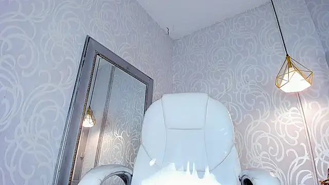 Snapshot of MiaCamille_ chatting on 07.28.26 MiaCamille online show from 07.28.26