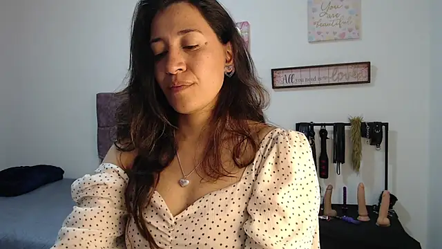 Snapshot of violeta_scott chatting on 06.03.26 violeta scott online show from 06.03.26