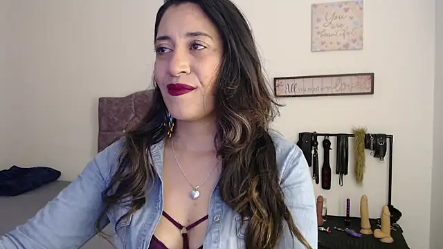 Snapshot of violeta_scott chatting on 06.04.26 violeta scott online show from 06.04.26
