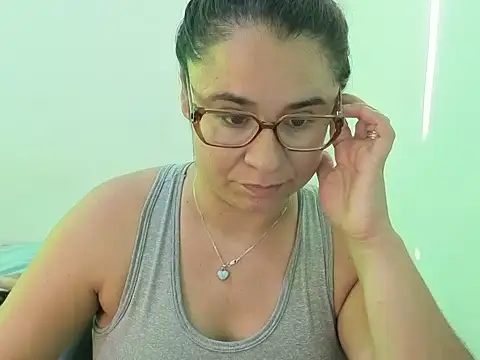 Snapshot of estrellajunior chatting on 07.16.26 estrellajunior online show from 07.16.26