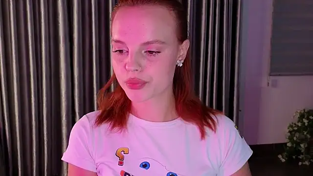 Snapshot of mollybossy chatting on 07.23.26 mollybossy online show from 07.23.26