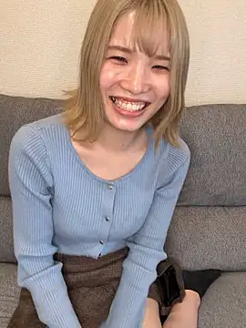 Snapshot of una2001 chatting on 04.16.26 una2001 online show from 04.16.26