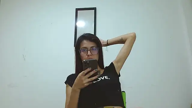 Snapshot of Emily_Lopera chatting on 05.16.26 Emily Lopera online show from 05.16.26