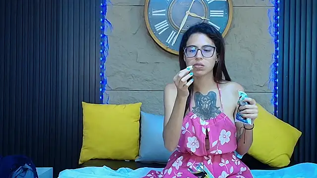 Snapshot of Emily_Lopera chatting on 06.17.26 Emily Lopera online show from 06.17.26