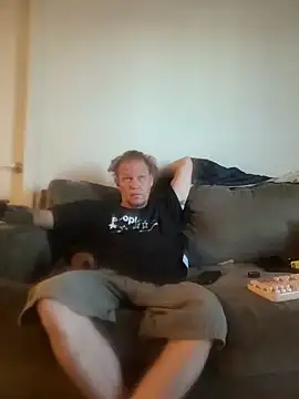 Snapshot of yourMasterisBored chatting on 05.19.26 yourMasterisBored online show from 05.19.26