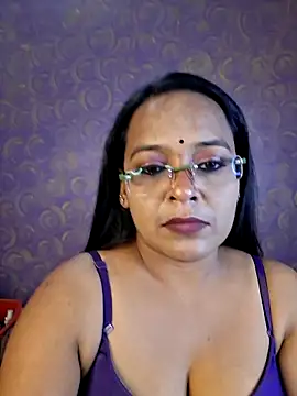 Snapshot of hornyrosy321 chatting on 06.11.26 hornyrosy321 online show from 06.11.26