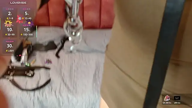 Snapshot of hilaryythompson chatting on 05.13.26 hilaryythompson online show from 05.13.26