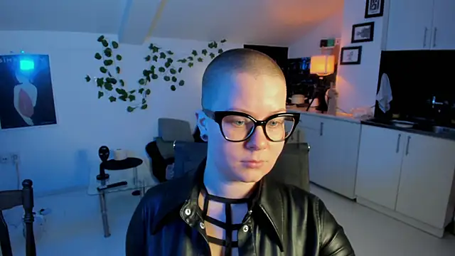 Snapshot of VexaVeylish chatting on 04.22.26 VexaVeylish online show from 04.22.26