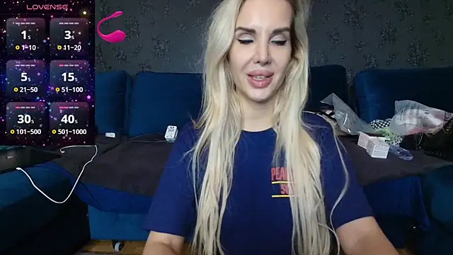 SexyQueenNina online show from 12.19.24